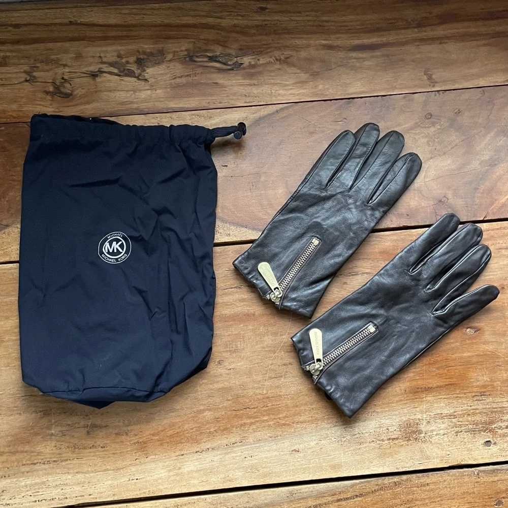 Michael Kors Black Leather Zip Wrist Gloves